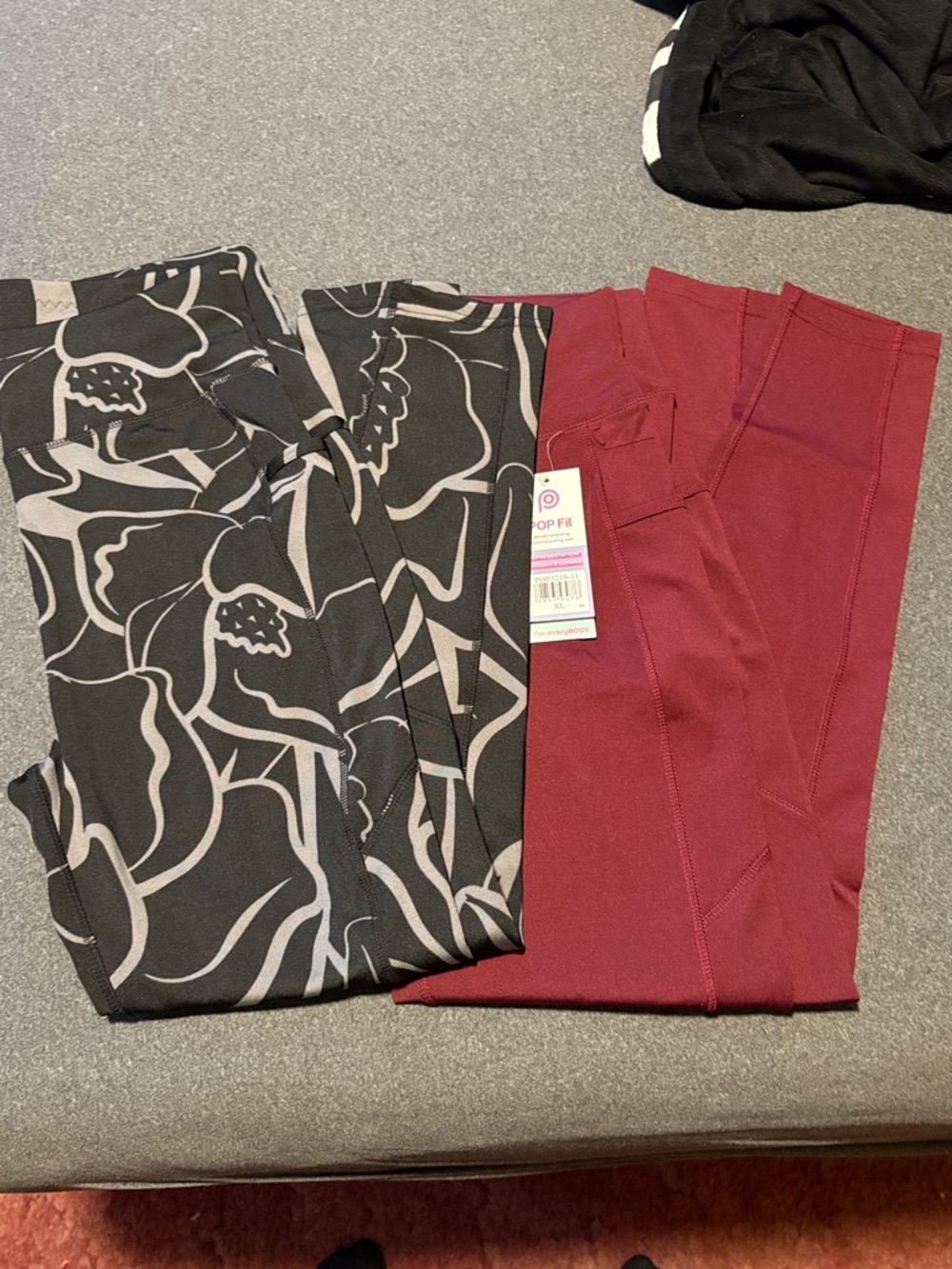 POP Fit Leggings in Black Floral Print & Burgundy